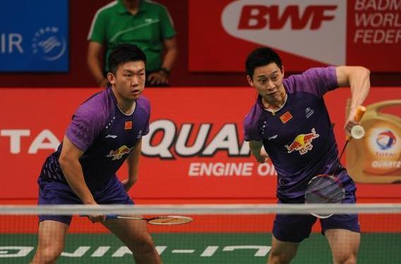 他有近一半 他有近一半