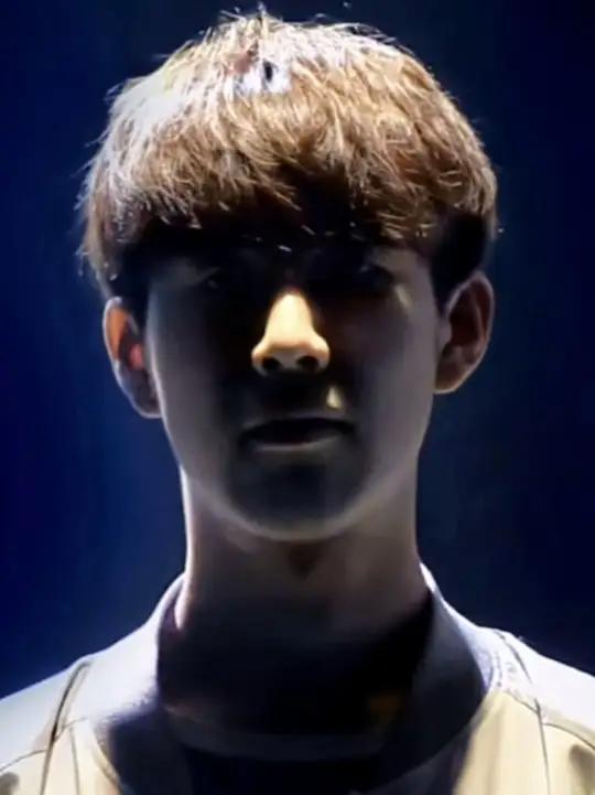 而是对彼此 而是对彼此