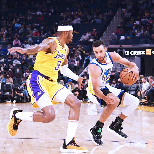 肘腕同线 肘腕同线